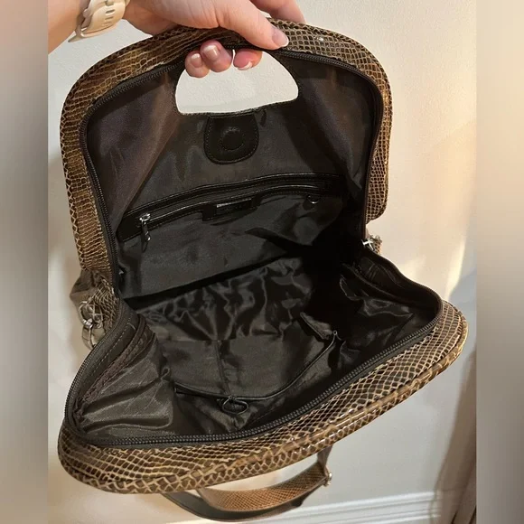 DANIER Genuine Leather Snack Print Fold Over Shoulder Bag - Picture 4 of 7